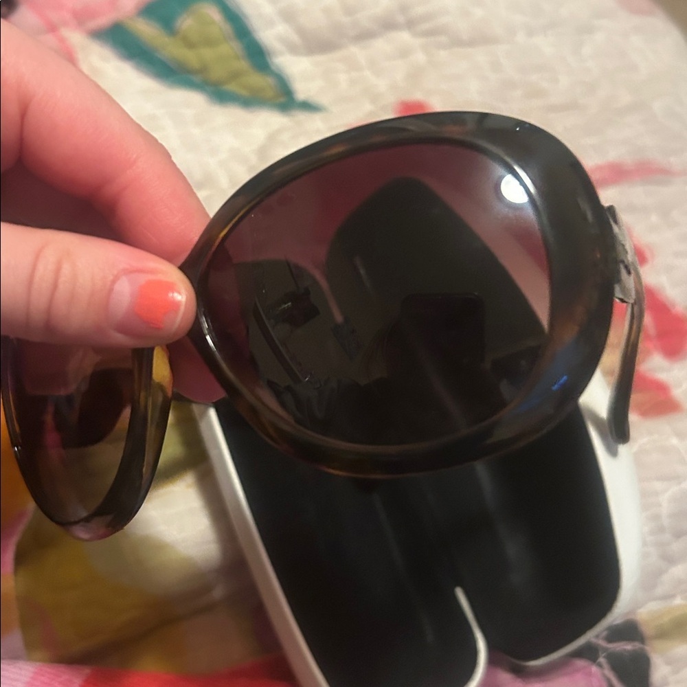 SOLD D&G Vintage Tortoise Shell Women’s Sunglasses Dolce Gabanna - Picture 4 of 10